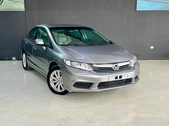 HONDA CIVIC 1.8 LXS 16V FLEX 4P AUTOMÁTICO HONDA CIVIC 1.8 LXS 16V FLEX 4P AUTOMÁTICO
